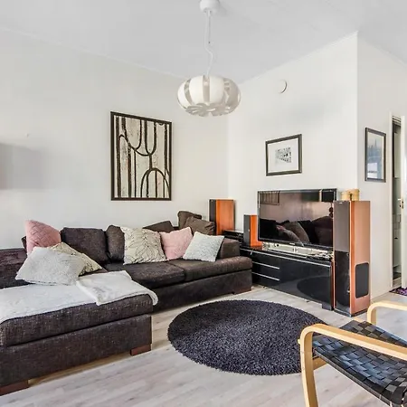 Wehost Ruusankatu 8 *