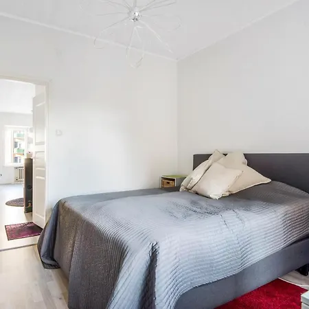 Wehost Ruusankatu 8 *