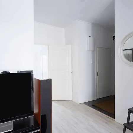 Wehost Ruusankatu 8 *
