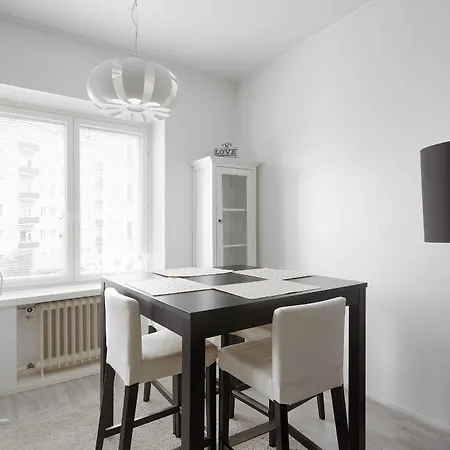 Wehost Ruusankatu 8 *