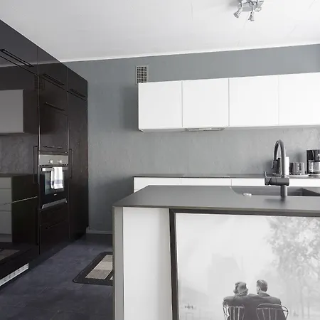 Wehost Ruusankatu 8 Apartamento *